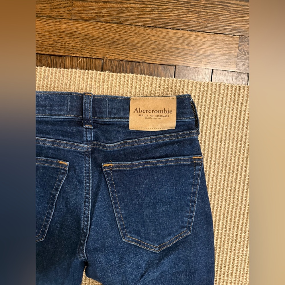Abercrombie & Fitch Boy’s Dark Blue Denim Jeans (size 9/10)